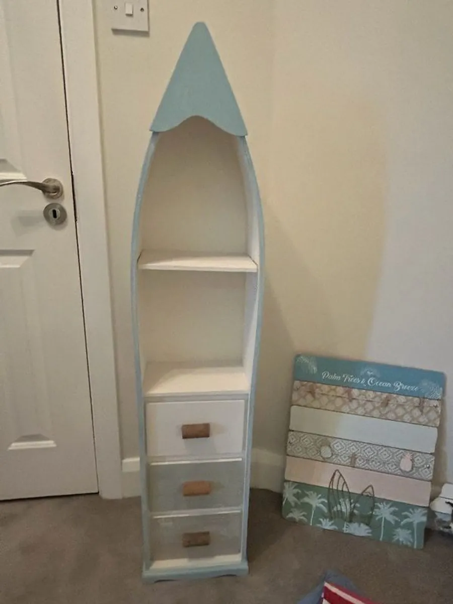 Shelving, duvets, curtains for a blue coastal themed bedroom - Image 3