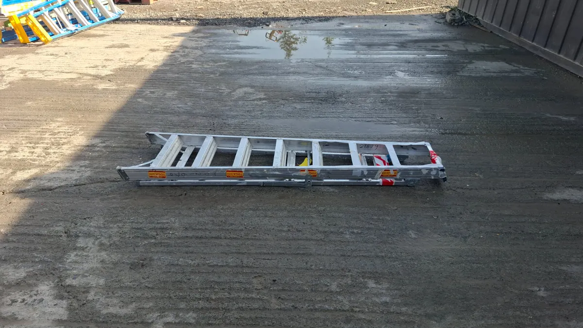 8 Tread Step Ladder – Heavy Duty Trade Ladder - Image 4