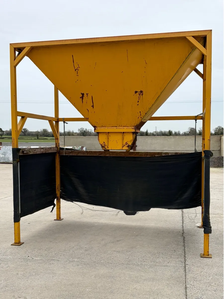 Aggregate Hopper - Image 1