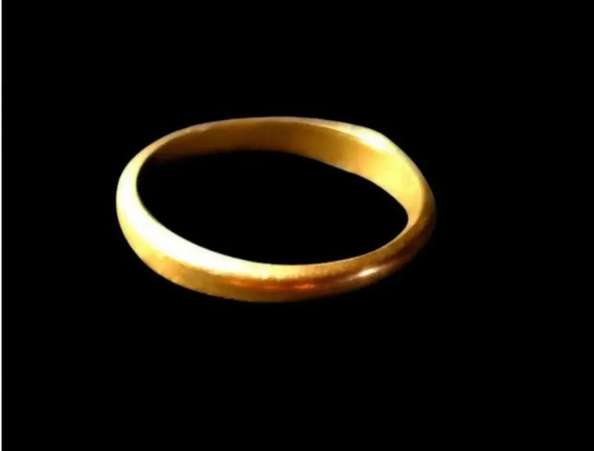 Vintage Hallmarked 9ct Gold Wedding Ring - Image 4