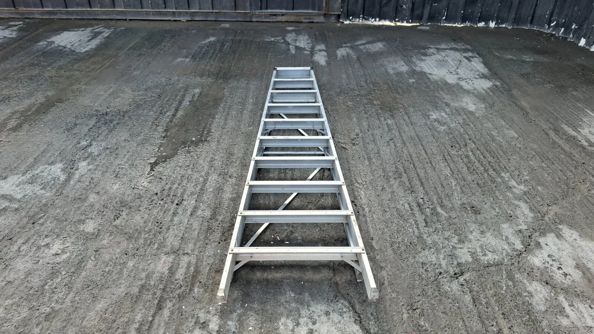10 Tread Aluminium Step Ladder – Heavy Duty Trade - Image 2