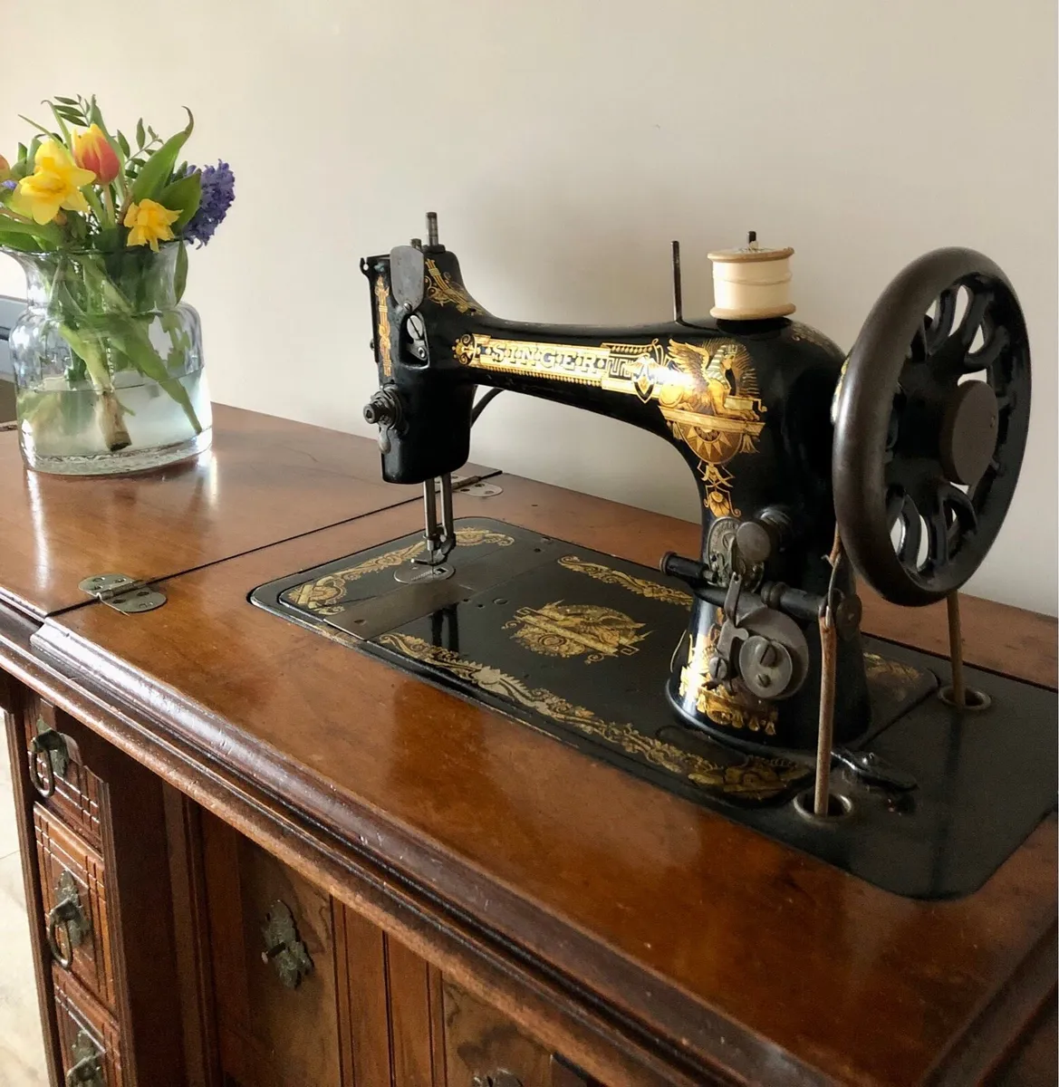 Singer Sewing Machine - Image 1