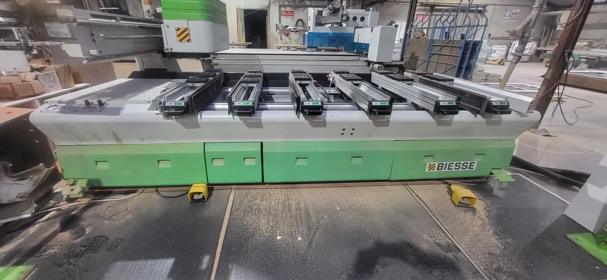 CNC Router - Image 1