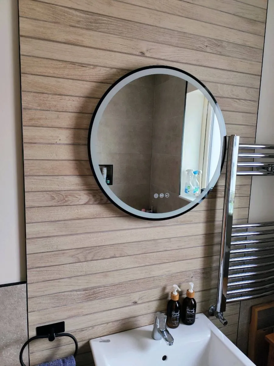 Bathroom tiles - Image 4