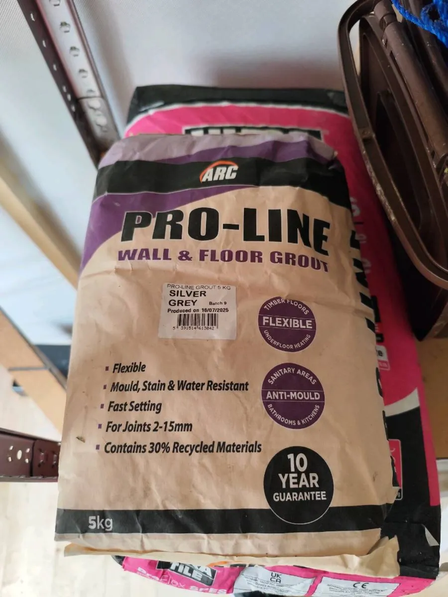 Bathroom tiles - Image 2