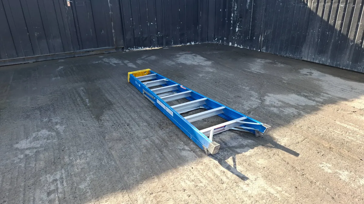Fibreglass 7 Tread Step Ladder - Image 1