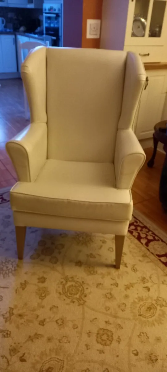 Wingback chair - Image 4