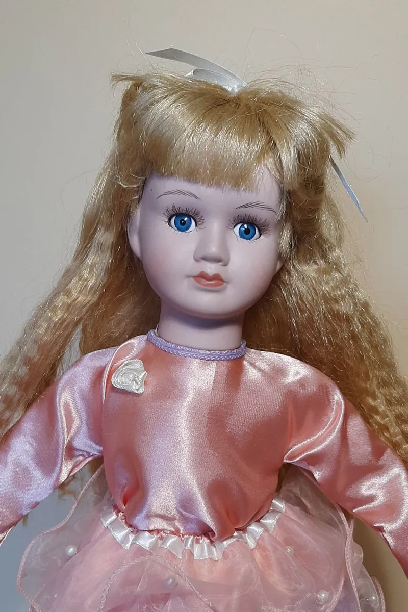 Porcelain dolls - Image 1