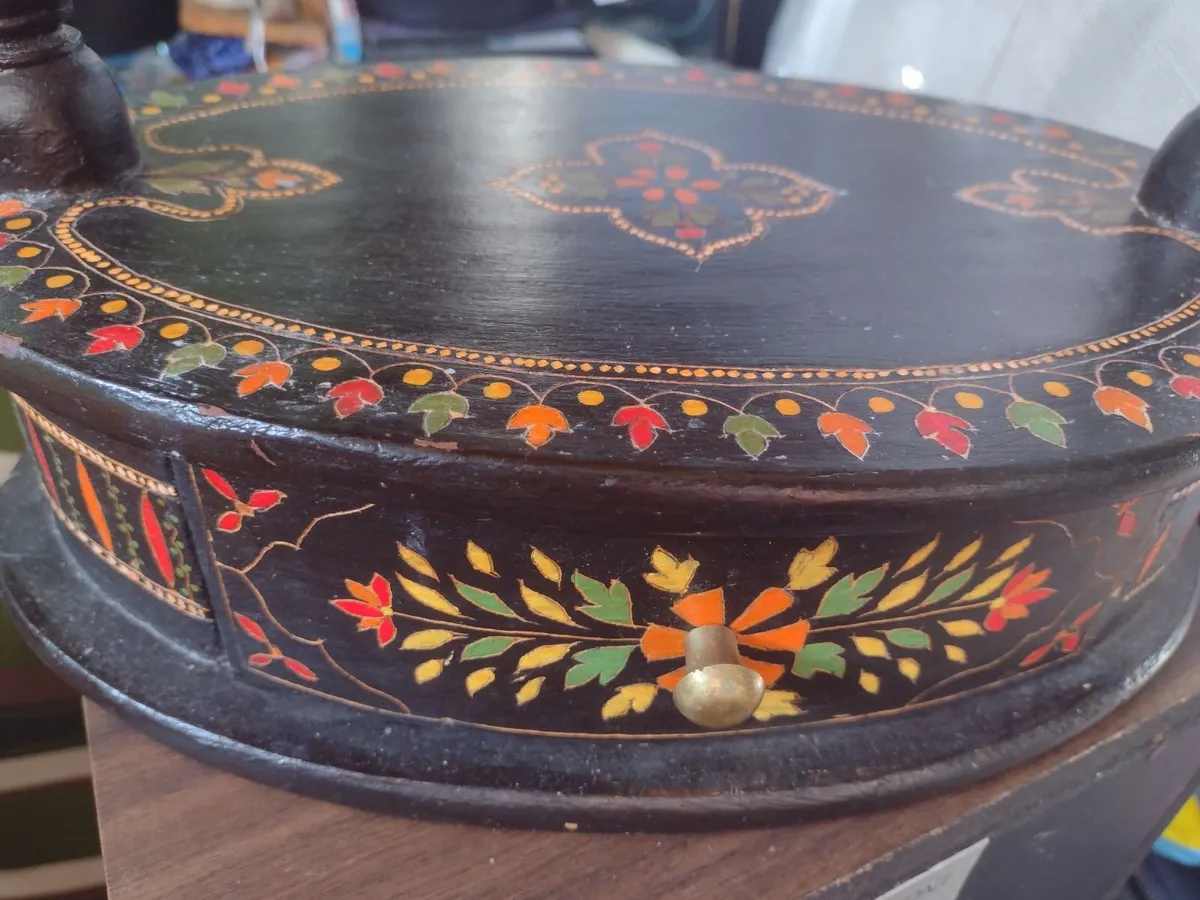 Handmade handpainted Morocco mirror on stand - Image 4