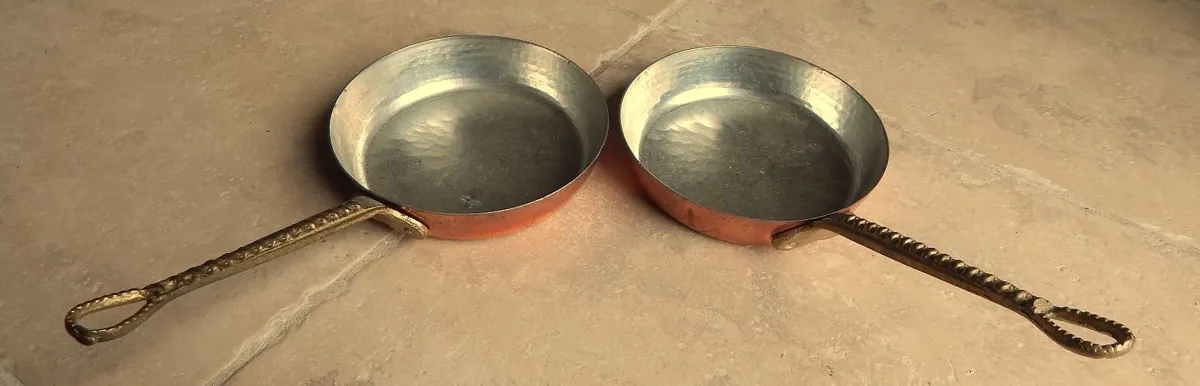 2 Copper & Solid Brass Handle Pans - Image 4