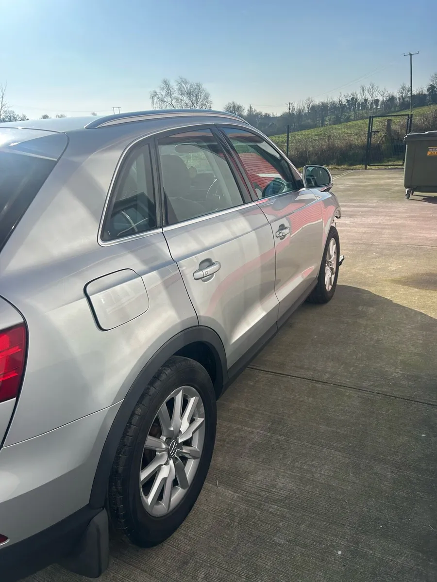 … 142 Audi Q3, diesel, light damage … - Image 2