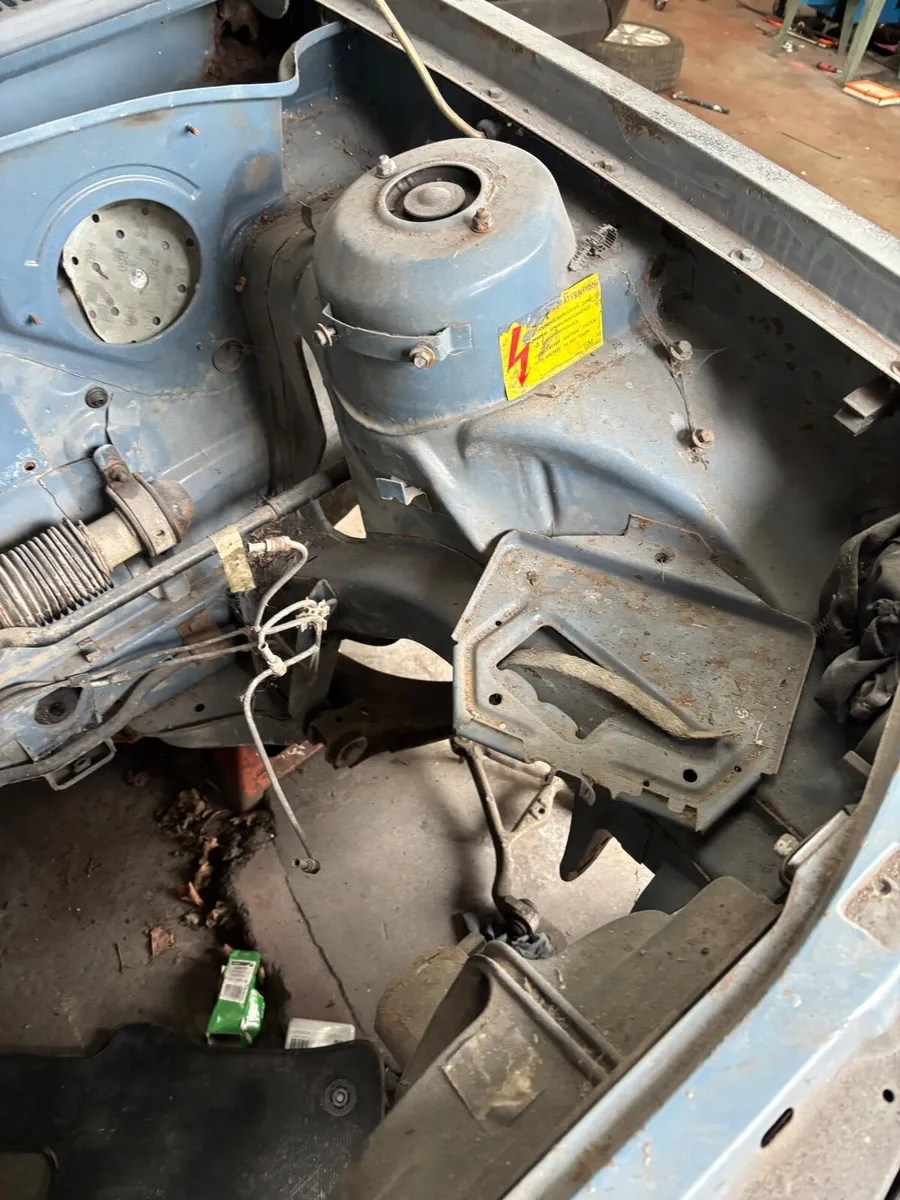 Vauxhall Astra 1983 1600 S - Image 3