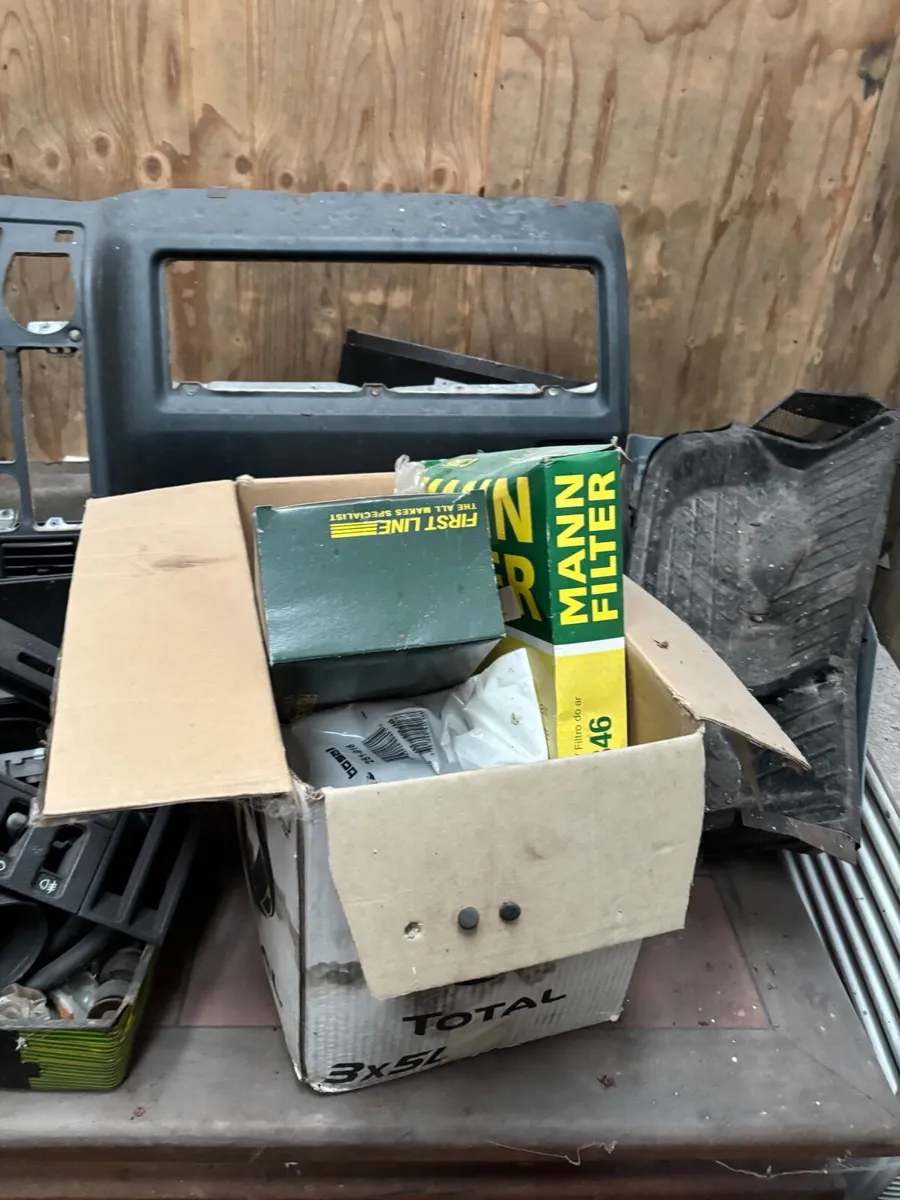 Vauxhall Astra 1983 1600 S - Image 2