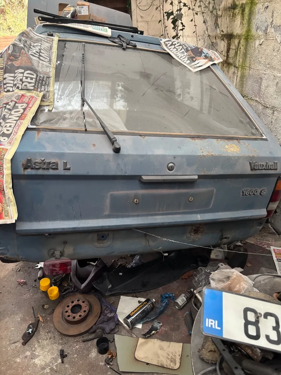 Vauxhall Astra 1983 1600 S - Image 1