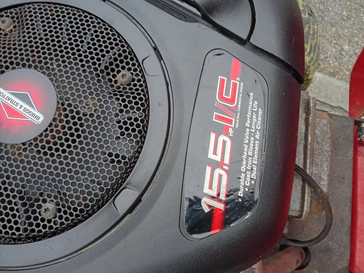 Castlegarden ride on lawnmower - Image 2