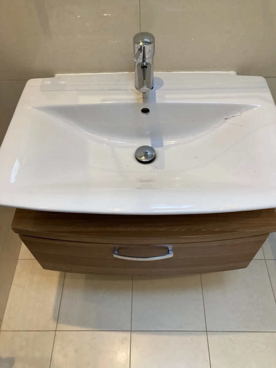 Vanity unit and basin and mixer tap - Image 3