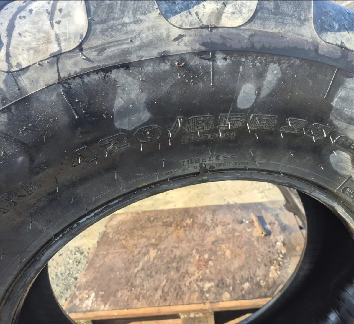 1 x Firestone 420 85 R28 tyre - Image 3