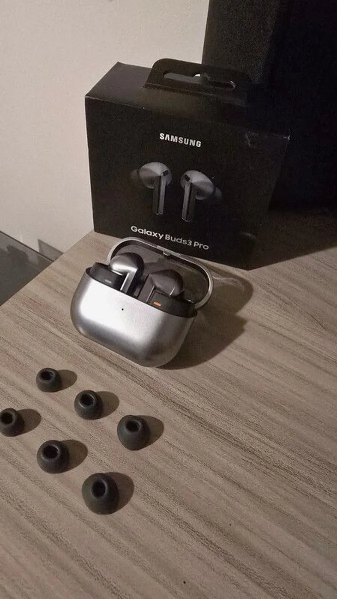 Samsung Galaxy Buds 3 Pro - Image 2