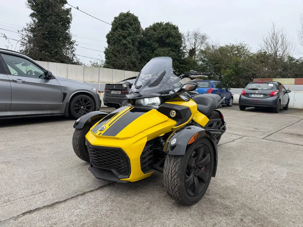 Can-Am Spyder F3 – Three-Wheel Quad Bike - Image 1
