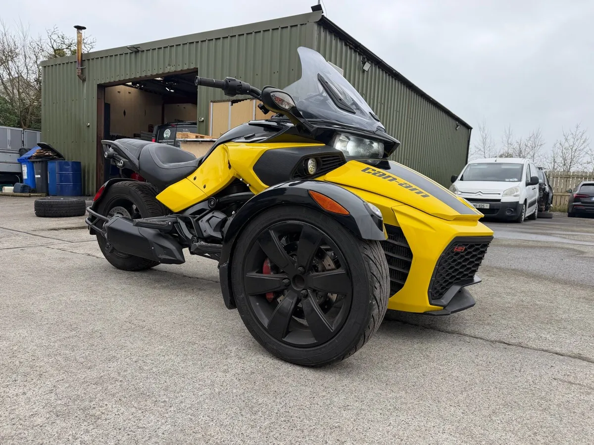 Can-Am Spyder F3 – Three-Wheel Quad Bike - Image 2