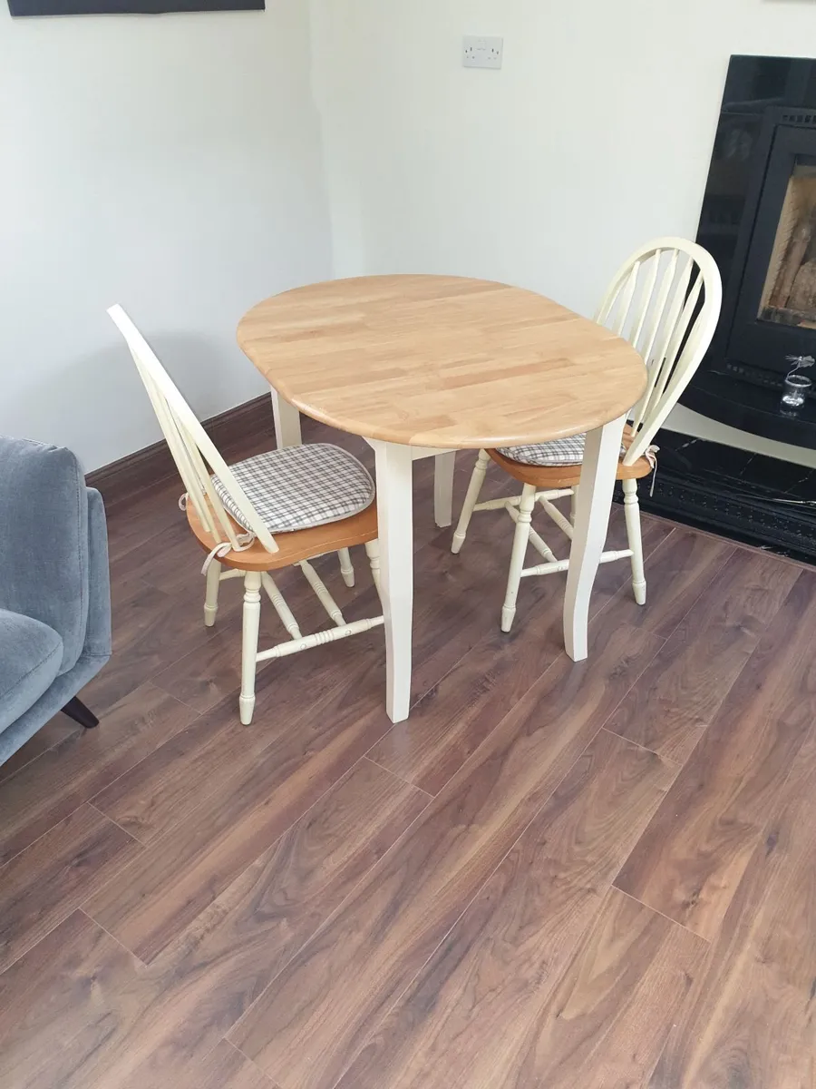 Table and Chairs - Image 1