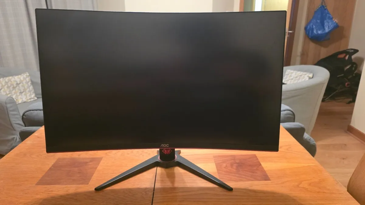 AOC 32-Inch Curved Gaming Monitor 144hz 1440p - Image 1