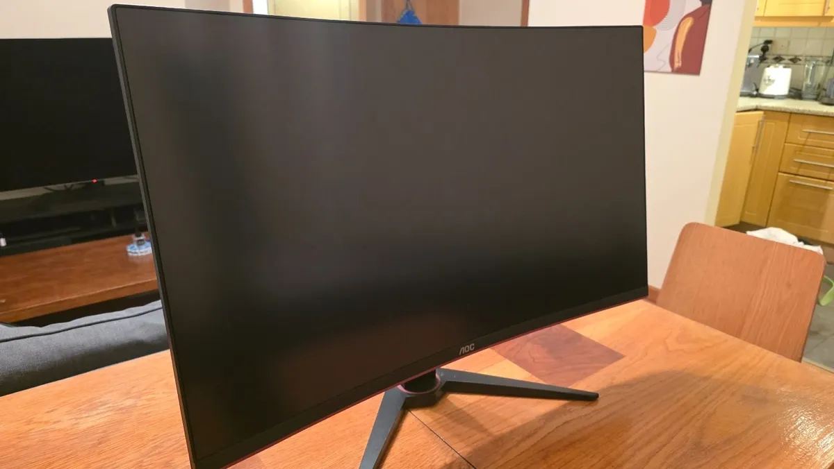 AOC 32-Inch Curved Gaming Monitor 144hz 1440p - Image 2
