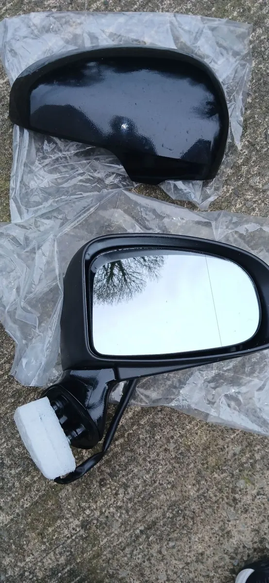 Toyota Avensis 2009 Electric Heated Led Lamp R H - Image 1