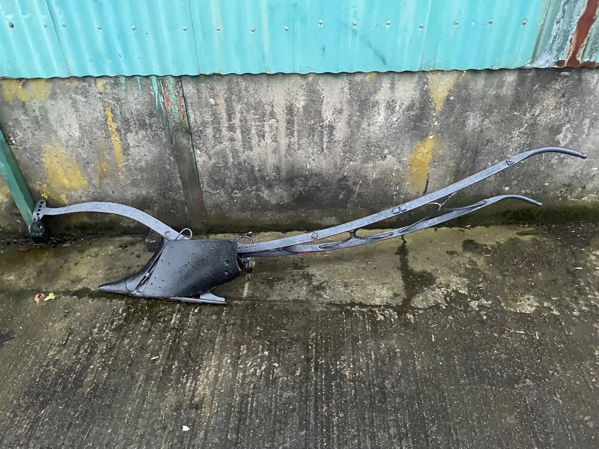 Vintage plough for display - Image 1