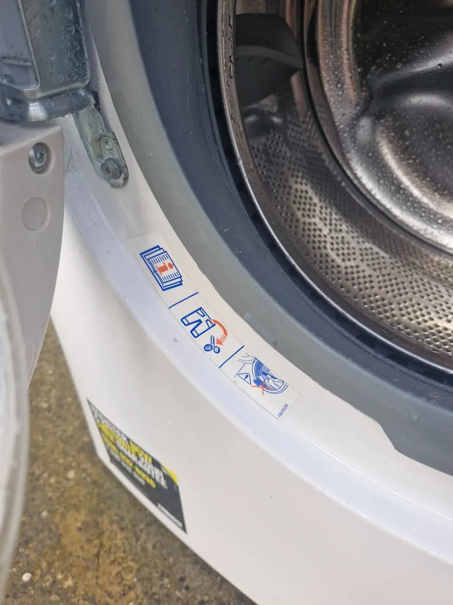 Zanussi freestanding washing machine 8kg - Image 3