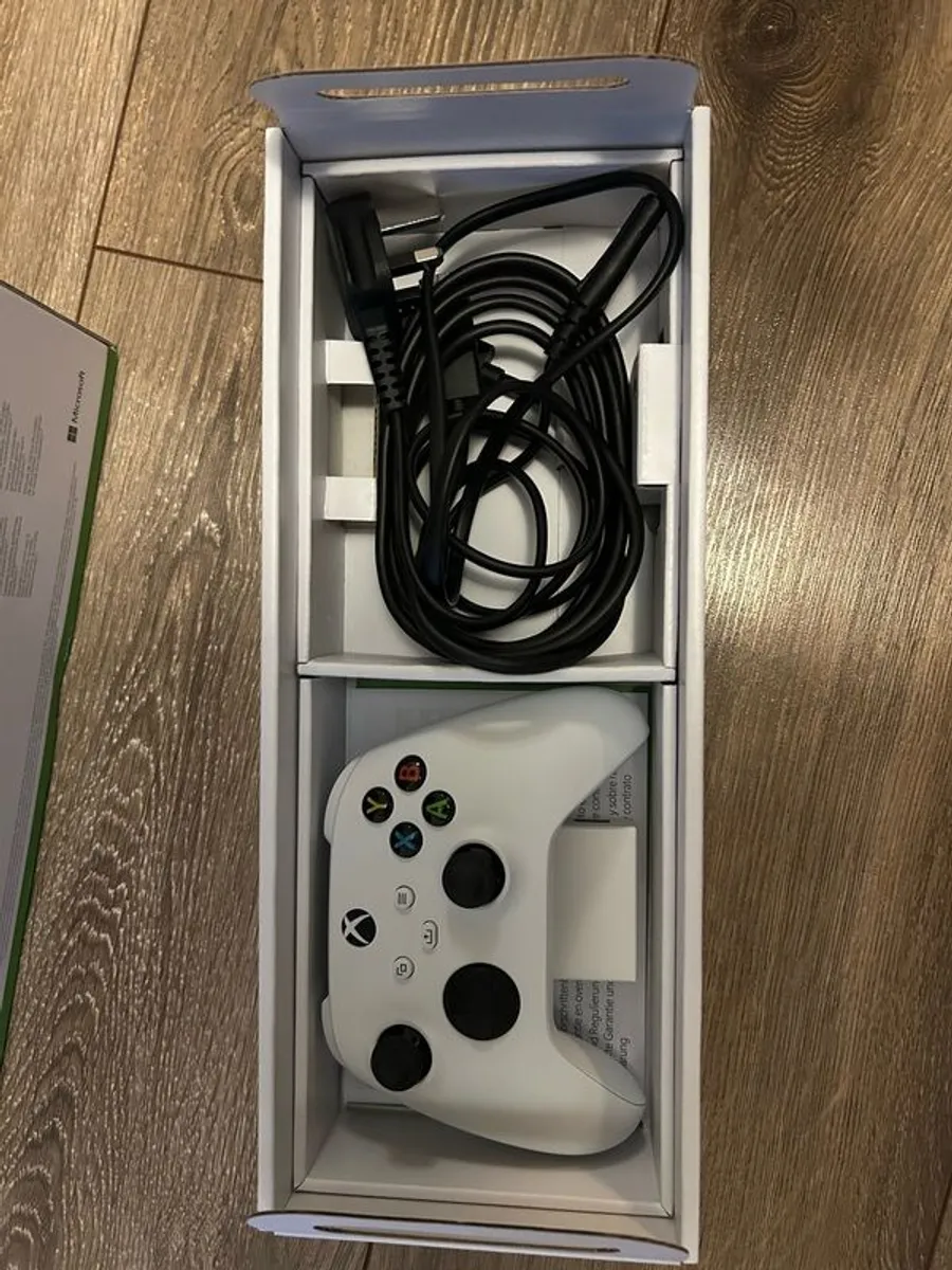 Xbox Series S - Image 3