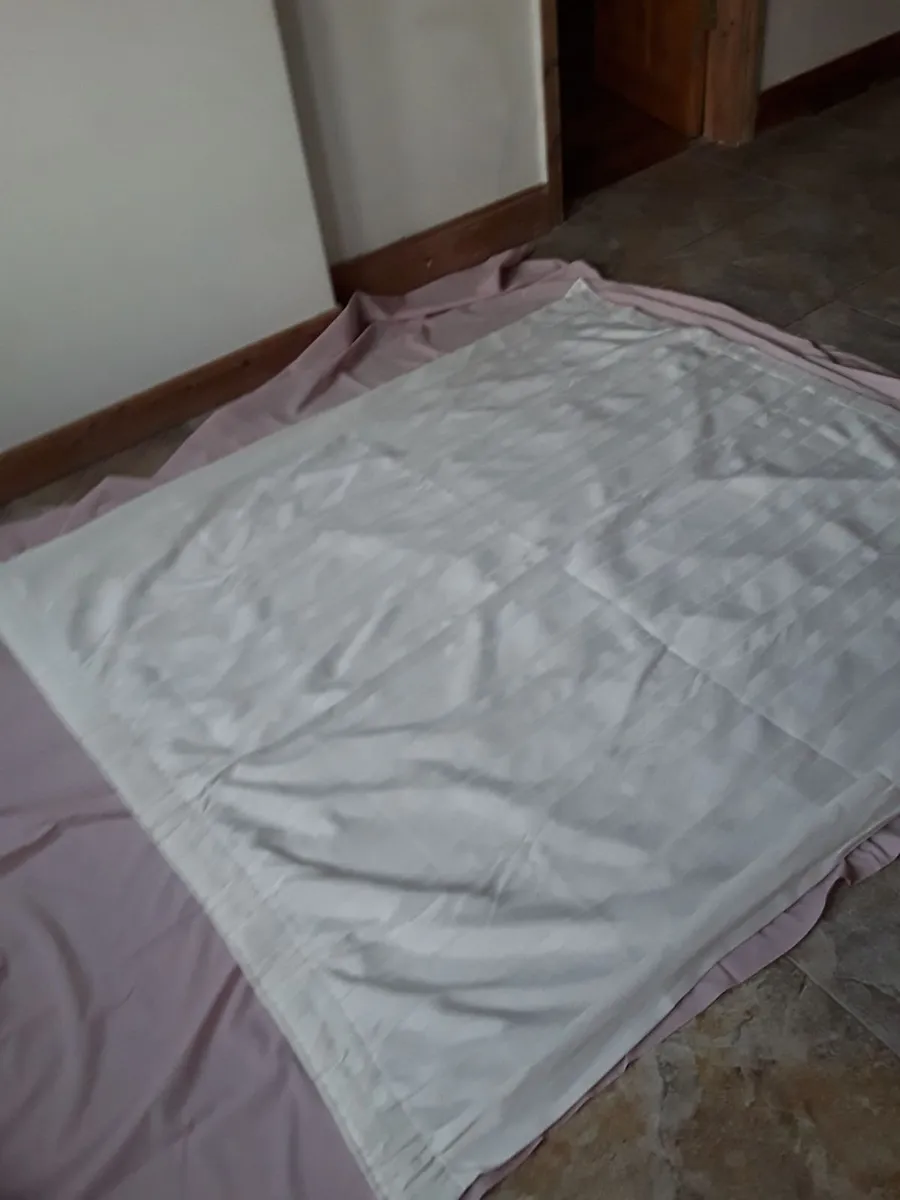 Lovely white curtains good condition - Image 2