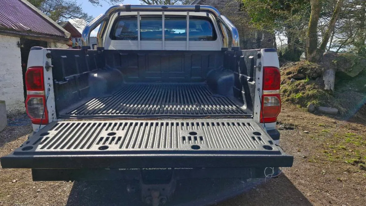 Toyota Hilux - Image 3