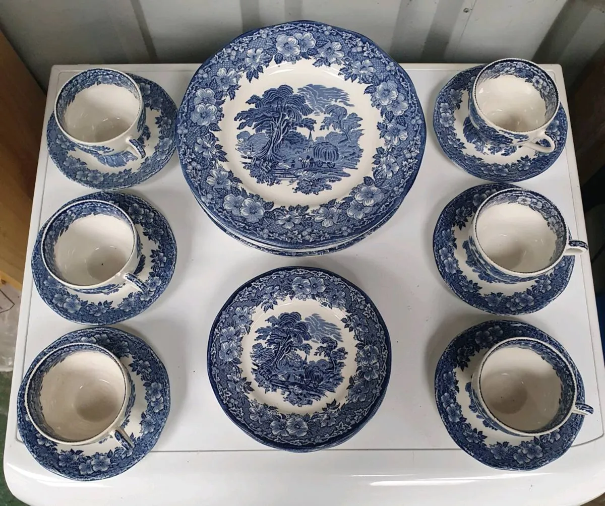 Wedgwood "woodland " dinner set - Image 1