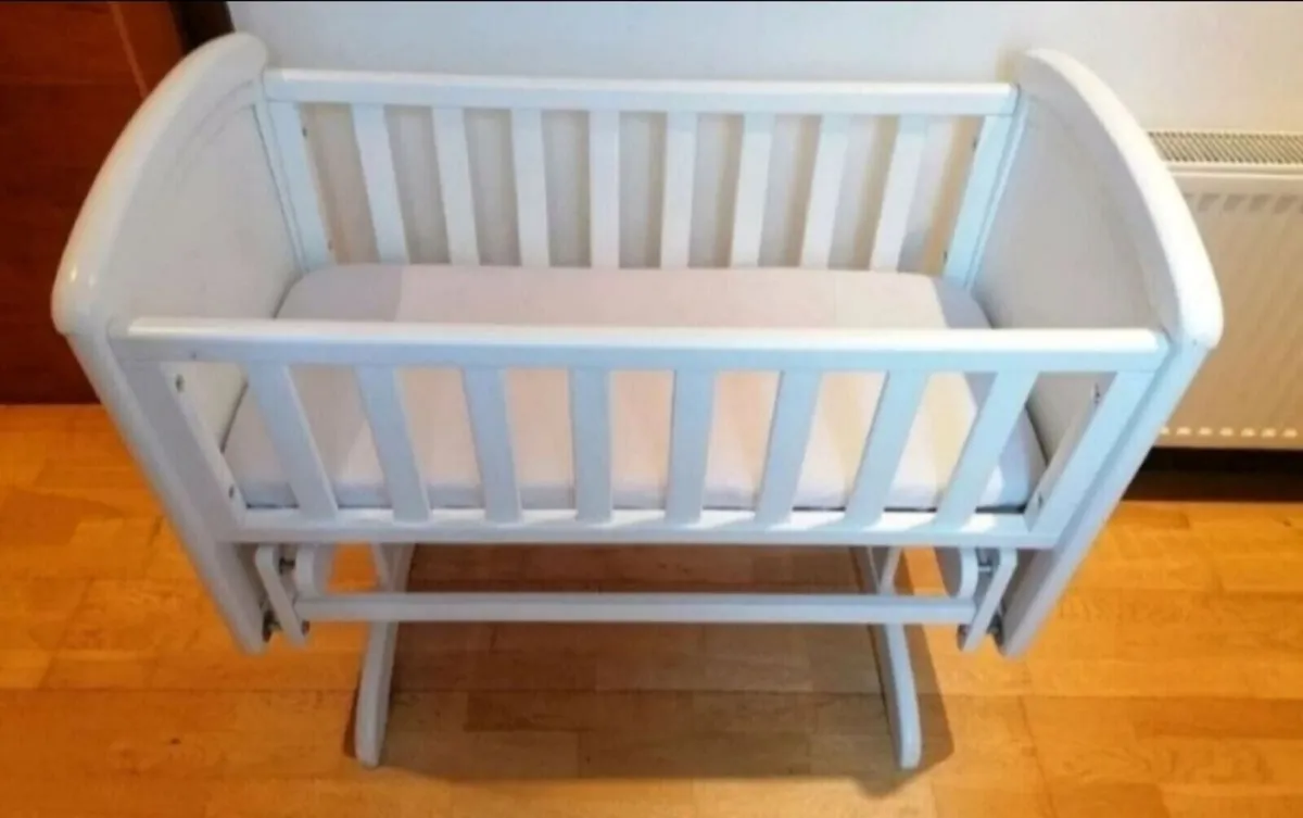 Baby Rocking Crib - Image 1