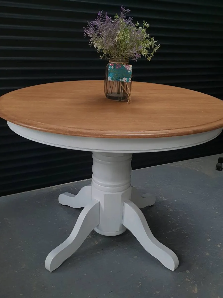 Solid oak kitchen dining table - Image 1