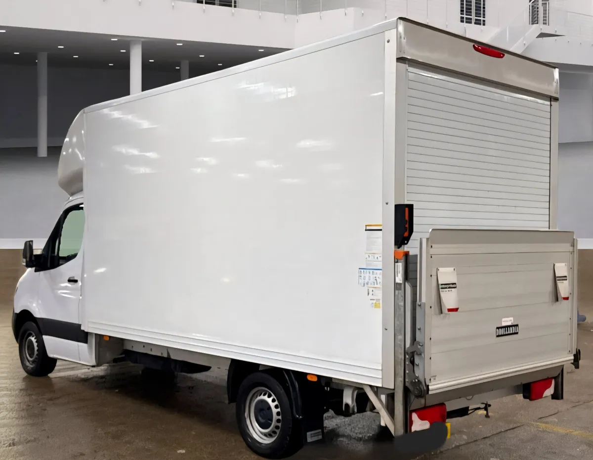 2023 MERCEDES SPRINTER LUTON - Image 3