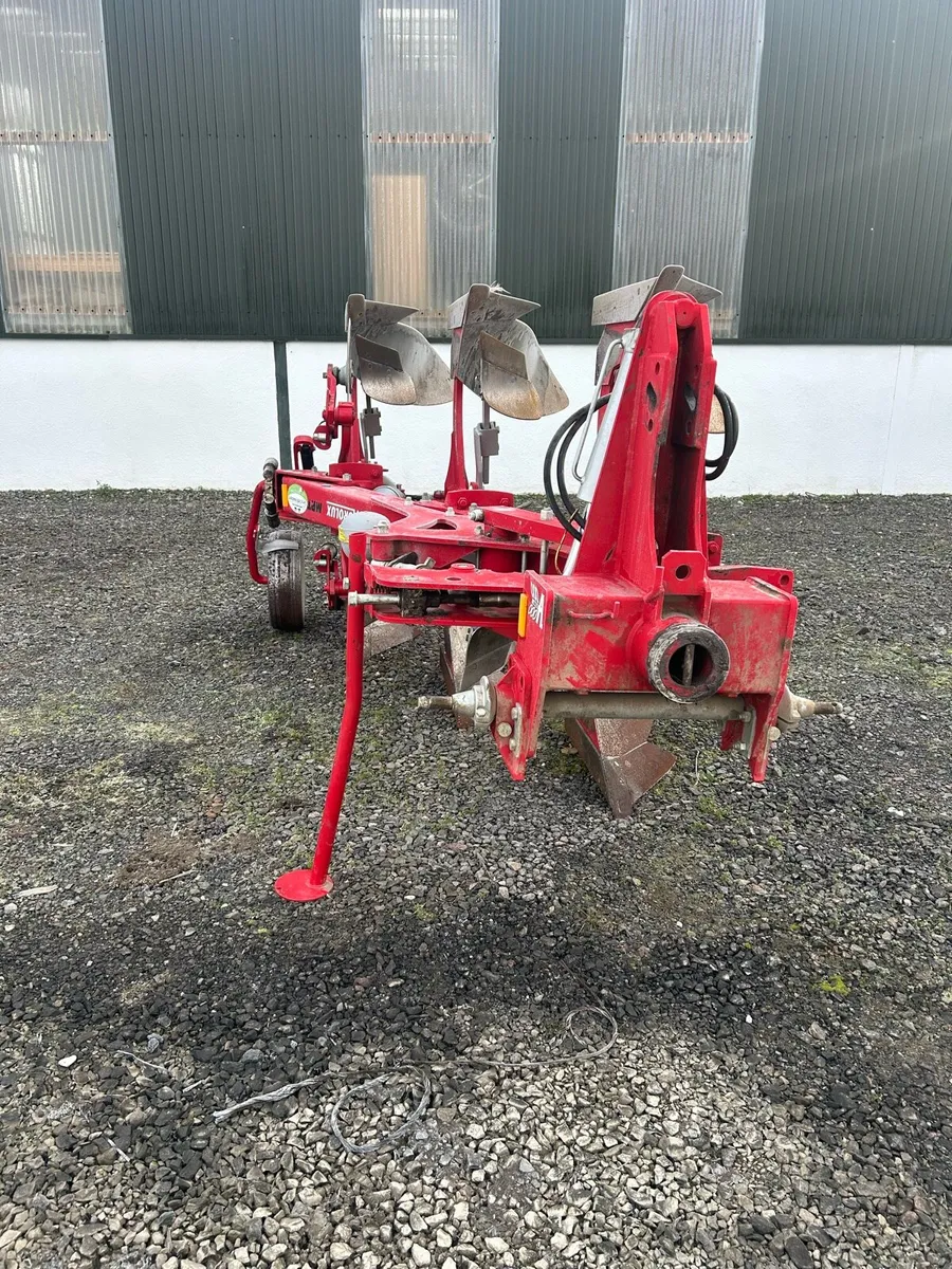 Agrolux 3fv reversible plough - Image 2