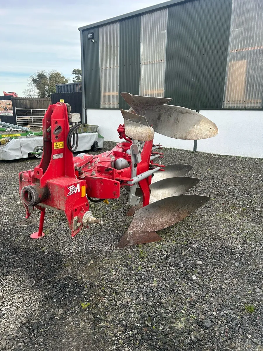 Agrolux 3fv reversible plough - Image 1