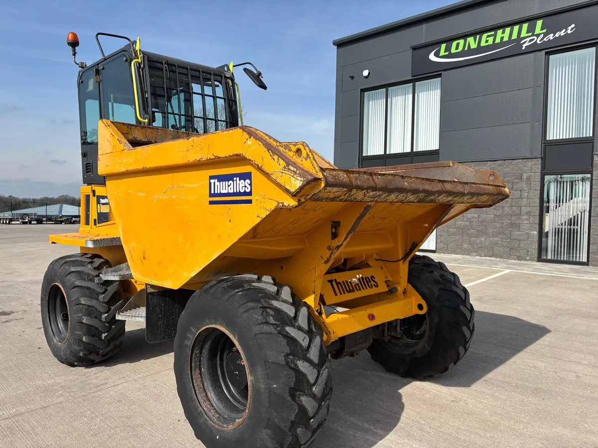 THWAITES CABBED 9 TON - Image 2