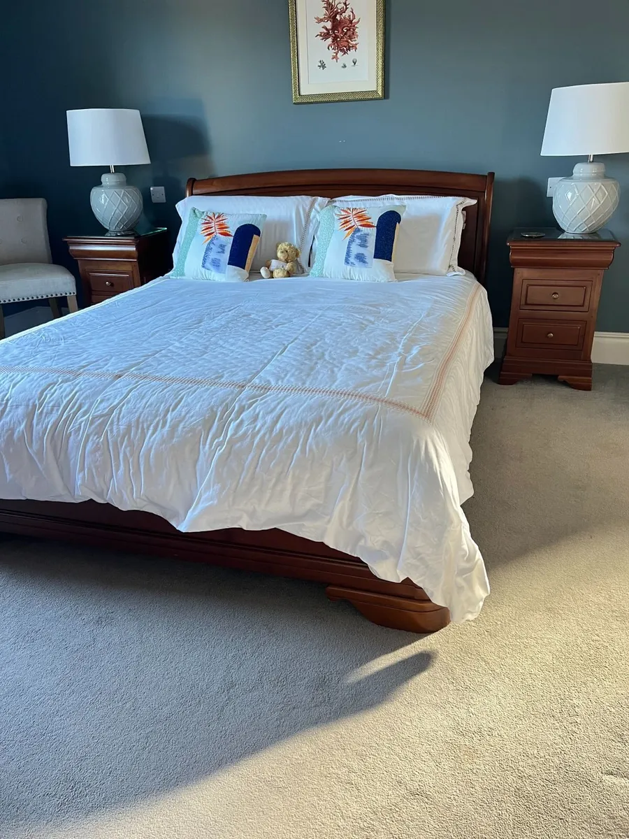 Bedroom furniture - Image 1