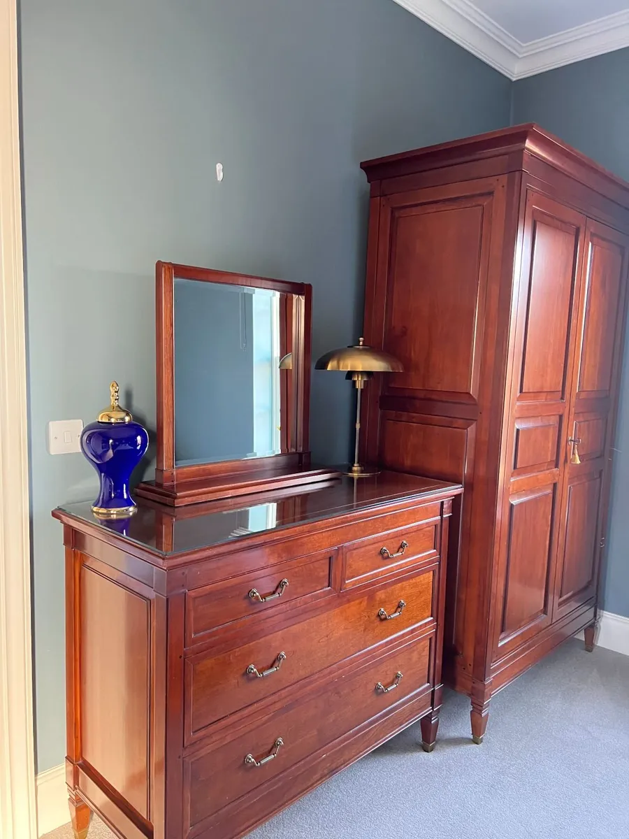 Bedroom furniture - Image 2