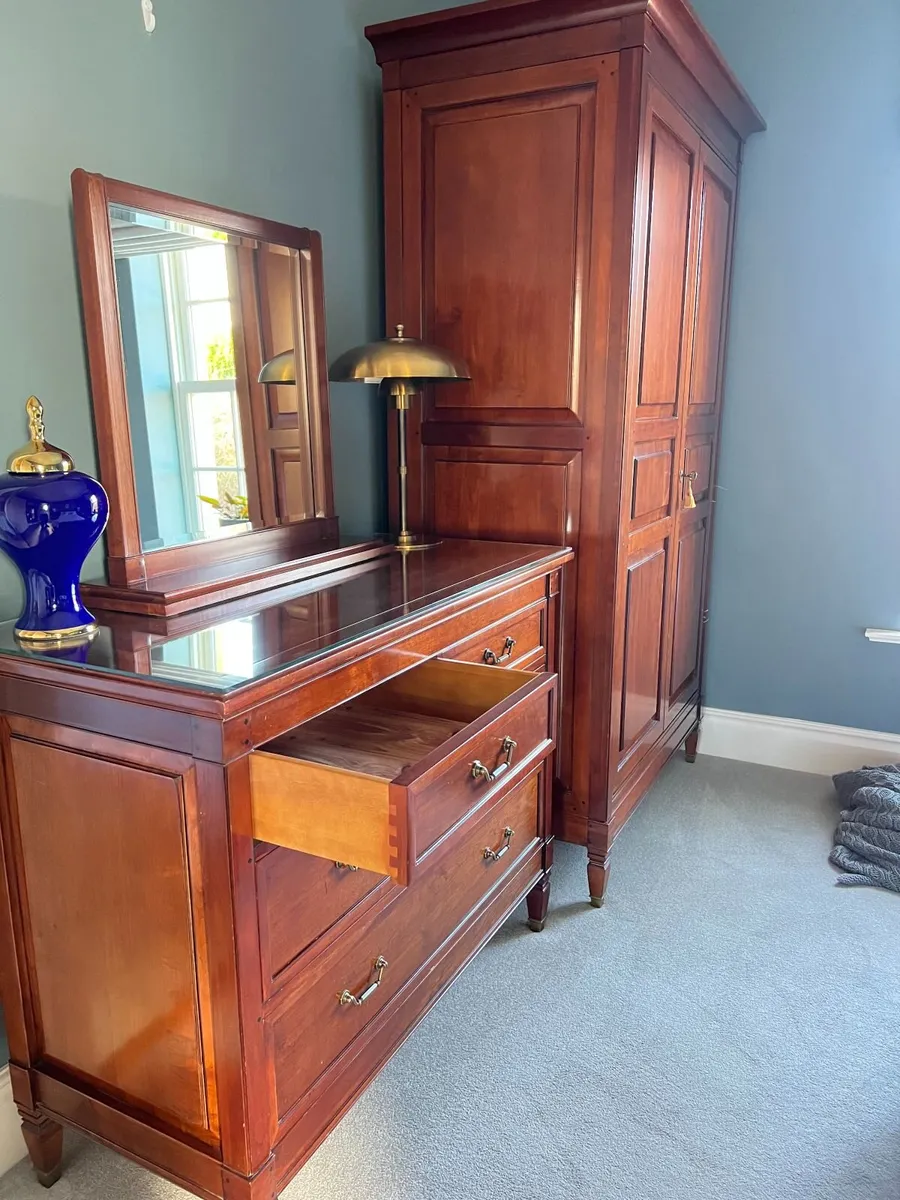 Bedroom furniture - Image 3