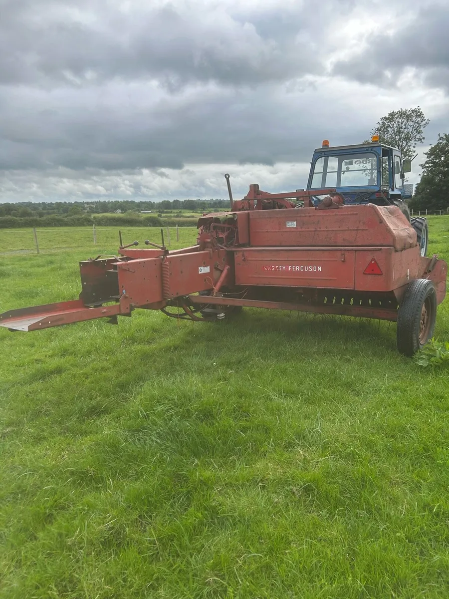 Massey Fergeson Square baler - Image 2