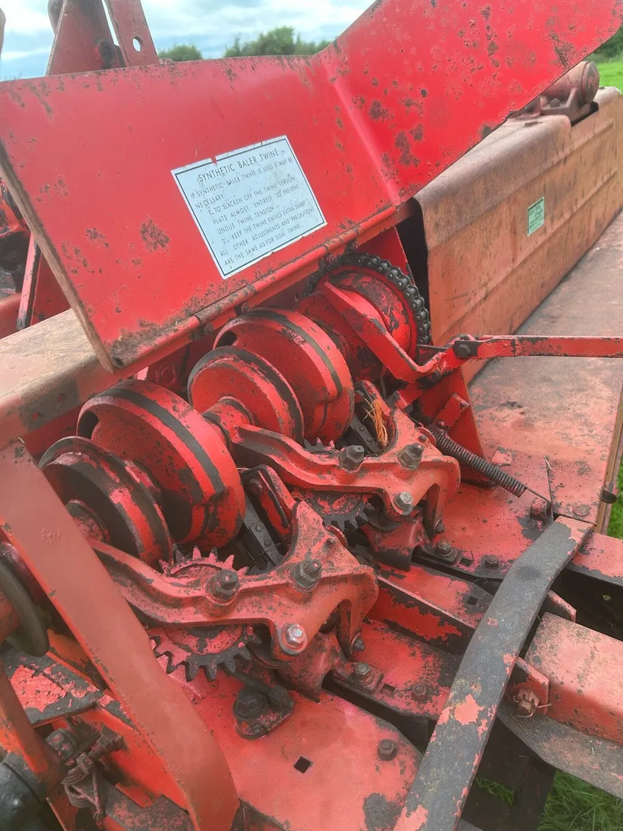 Massey Fergeson Square baler - Image 4