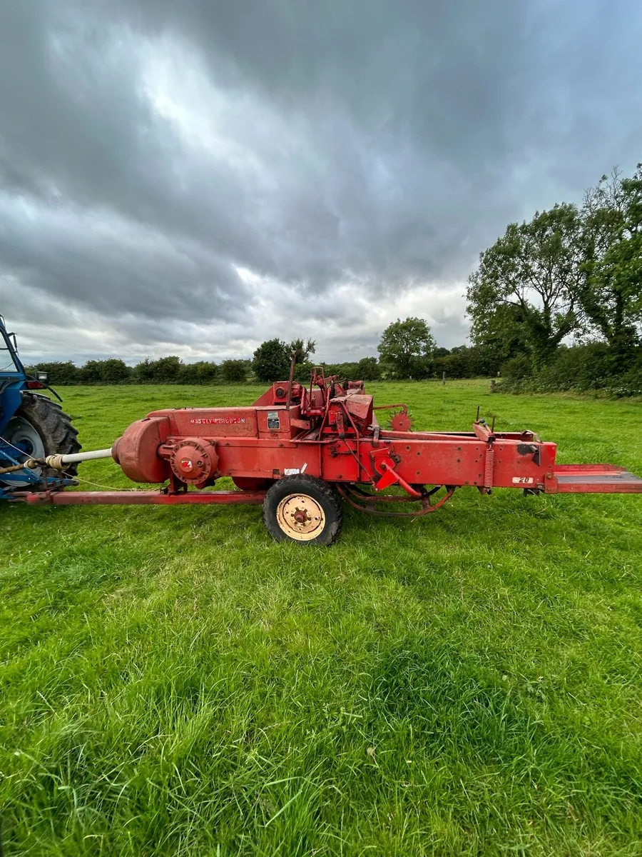 Massey Fergeson Square baler - Image 3