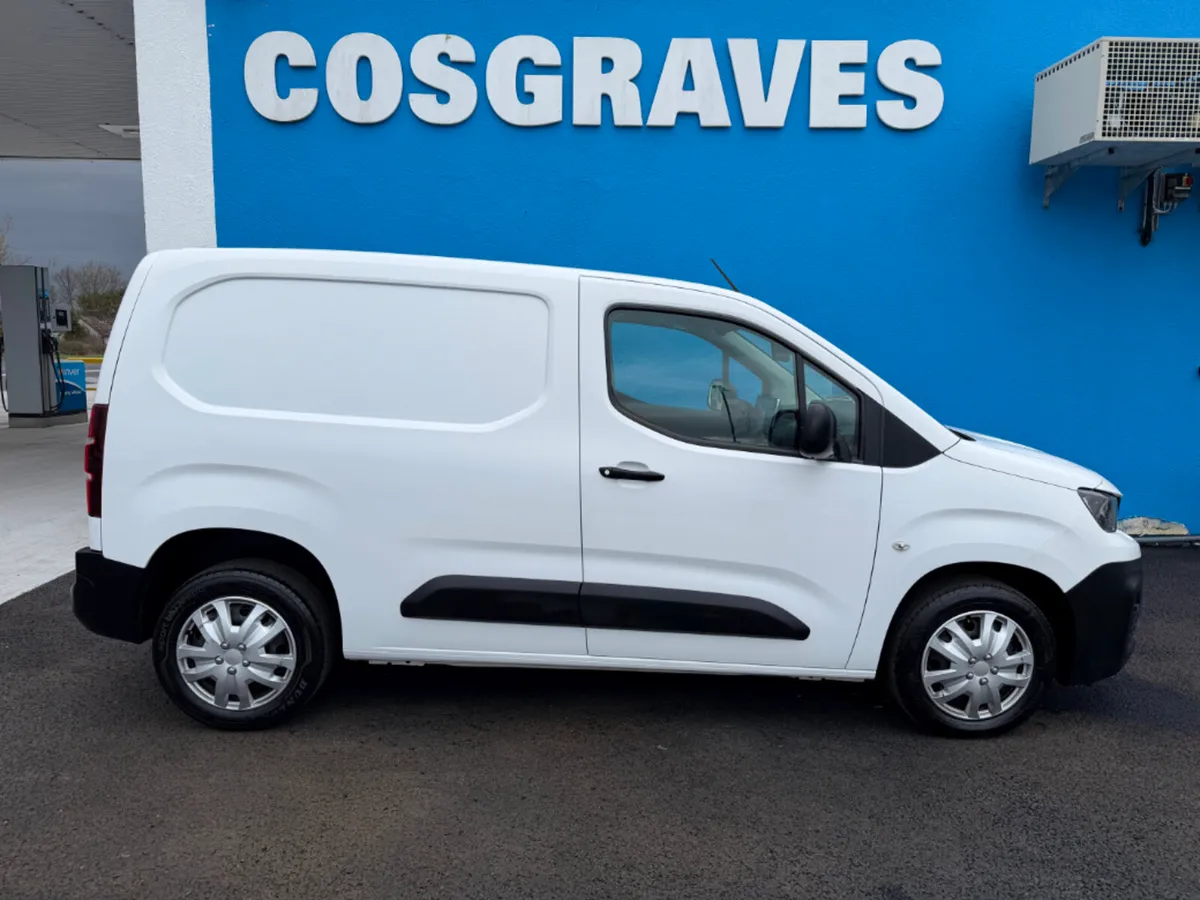 Peugeot Partner Professional Plus 1.5 Blue HDI *RE - Image 2