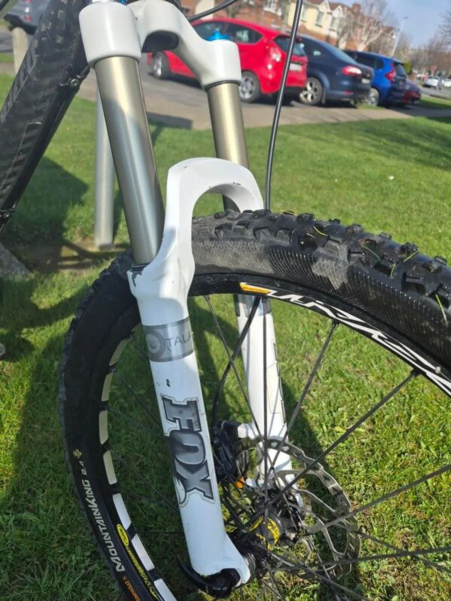 Mountain Bike - Specialized Stumpjumper FSR Expert Carbon (Size M) - Image 2