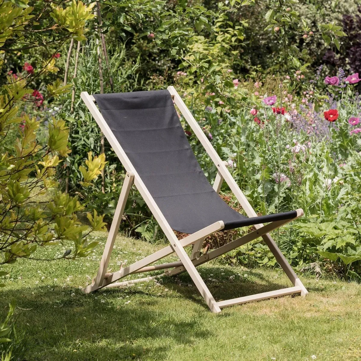 2 Piece Black Cream Wooden Deck Chair Traditional - Image 2