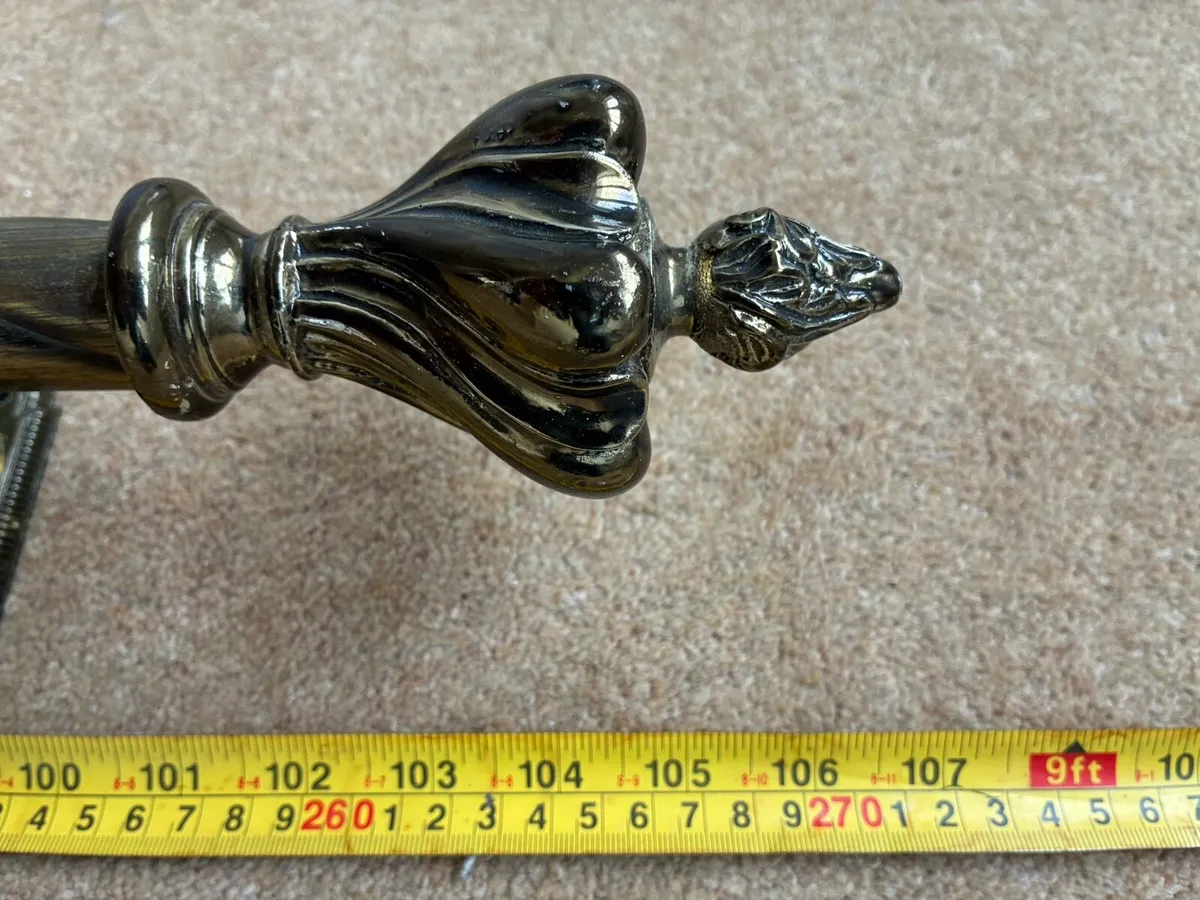 Ornate brass curtain pole - Image 4